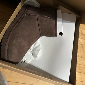 Brand New never worn Uggs